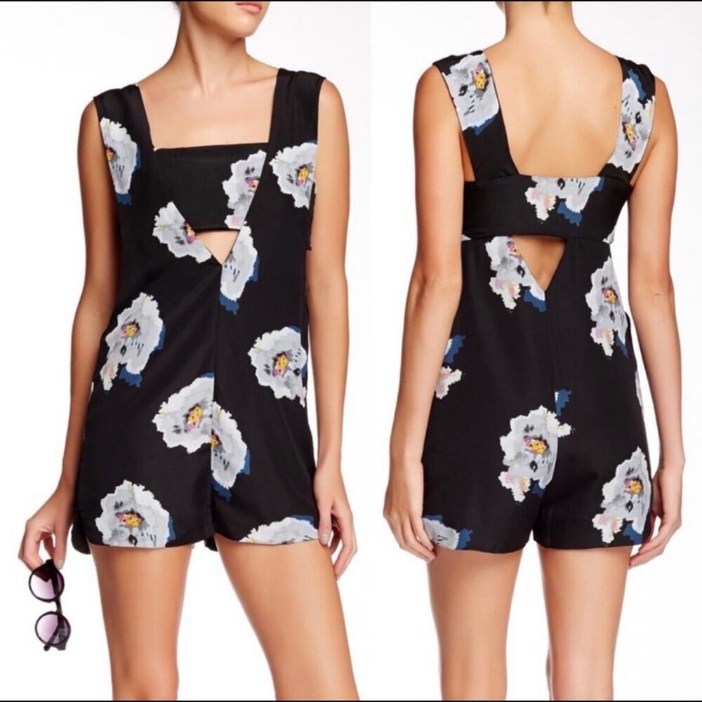 Tavik Flirty Black Floral Ward Romper Short Jumpsuit Playsuit Sleeveless Small